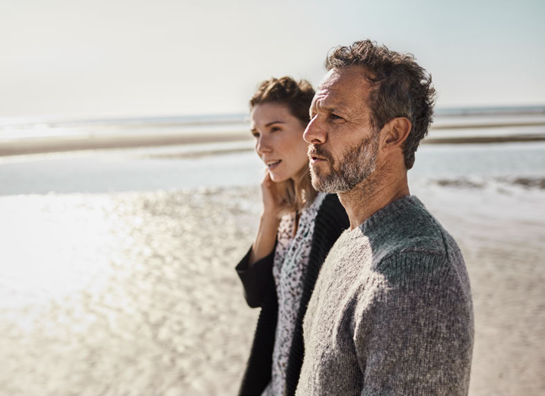 Bild von einem Ehepar am strand