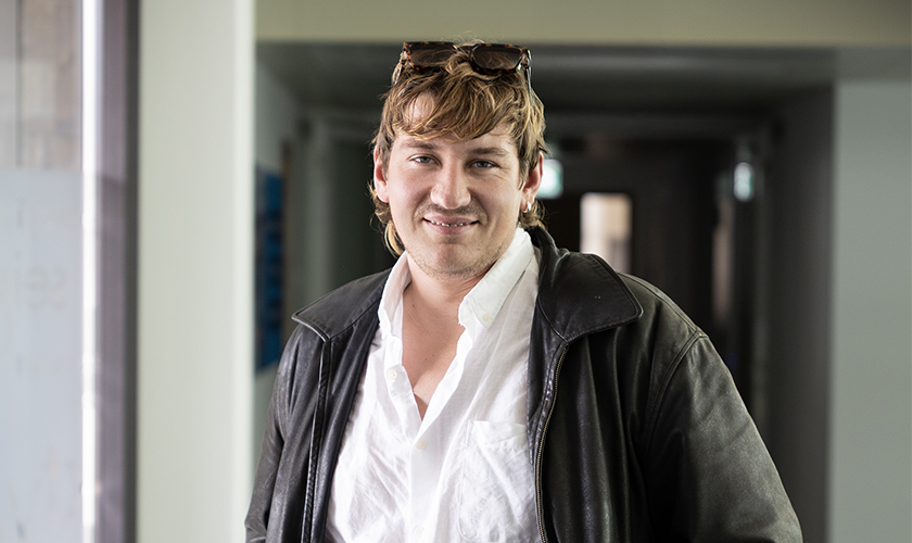 Portrait des Sängers Marius Bear